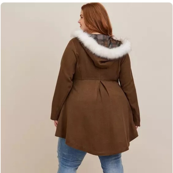 Torrid Outlander Fur Riding Coat BNWT Size 2 - Picture 13 of 15